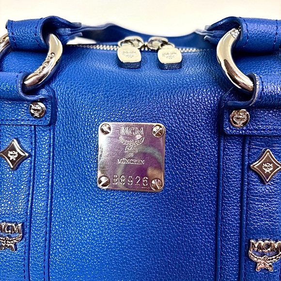 MCM Breathtakingly Beautiful Blue Pebbled Leather Boston Bag - Picture 3 of 14